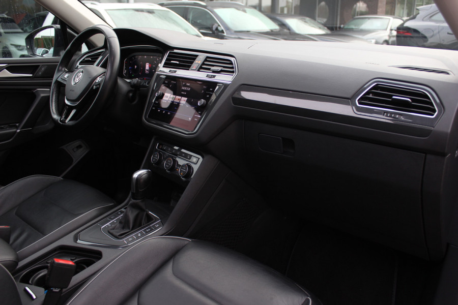 Volkswagen Tiguan Allspace 1.5 TSI Highline Business R-line / Trekhaak / Panoramadak / 360Camera / Leder / Keyless / 20'' / CarPlay / Stoelverwarming / DAB / Dodehoek / ACC