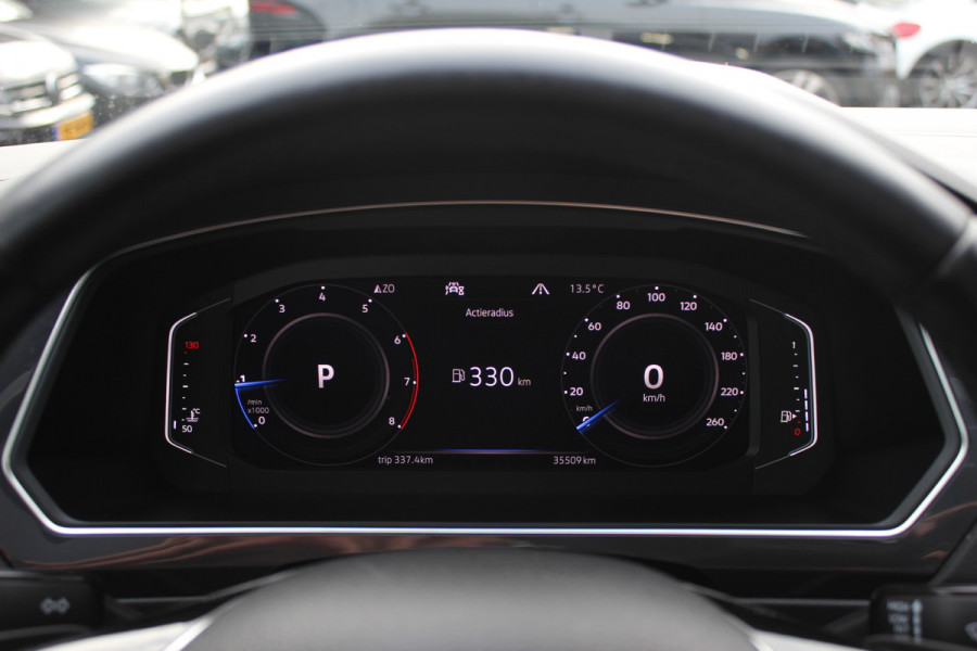 Volkswagen Tiguan Allspace 1.5 TSI Highline Business R-line / Trekhaak / Panoramadak / 360Camera / Leder / Keyless / 20'' / CarPlay / Stoelverwarming / DAB / Dodehoek / ACC