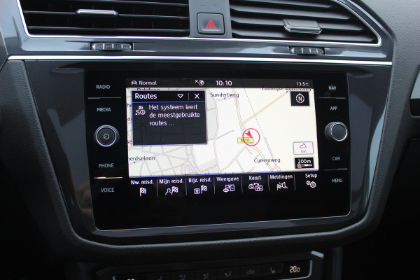 Volkswagen Tiguan Allspace 1.5 TSI Highline Business R-line / Trekhaak / Panoramadak / 360Camera / Leder / Keyless / 20'' / CarPlay / Stoelverwarming / DAB / Dodehoek / ACC