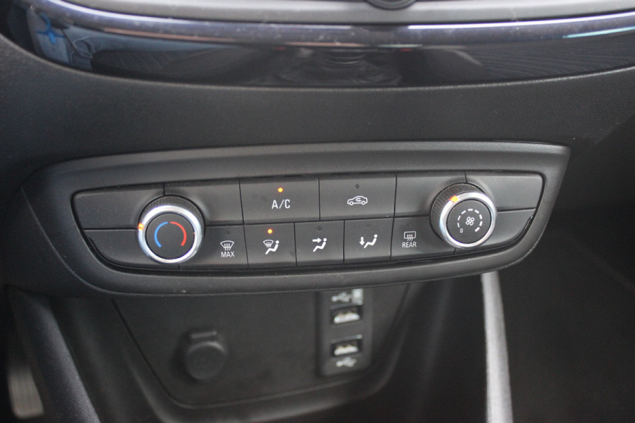 Opel Crossland X 1.2 Turbo 120 Jaar Edition / Nieuwe distr.riem! / Trekhaak / Navigatie / Parkeerhulp achter / 16'' / CarPlay / Cruise Control