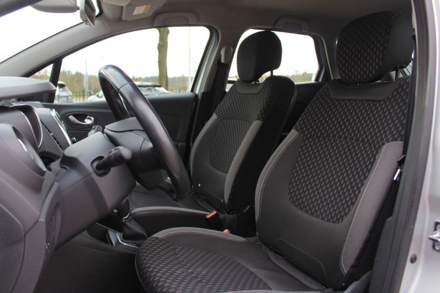 Renault Captur 1.2 TCe Intens 63.468 km! / Camera / Navigatie / Keyless / 17'' / Armsteun / DAB / Cruise Control