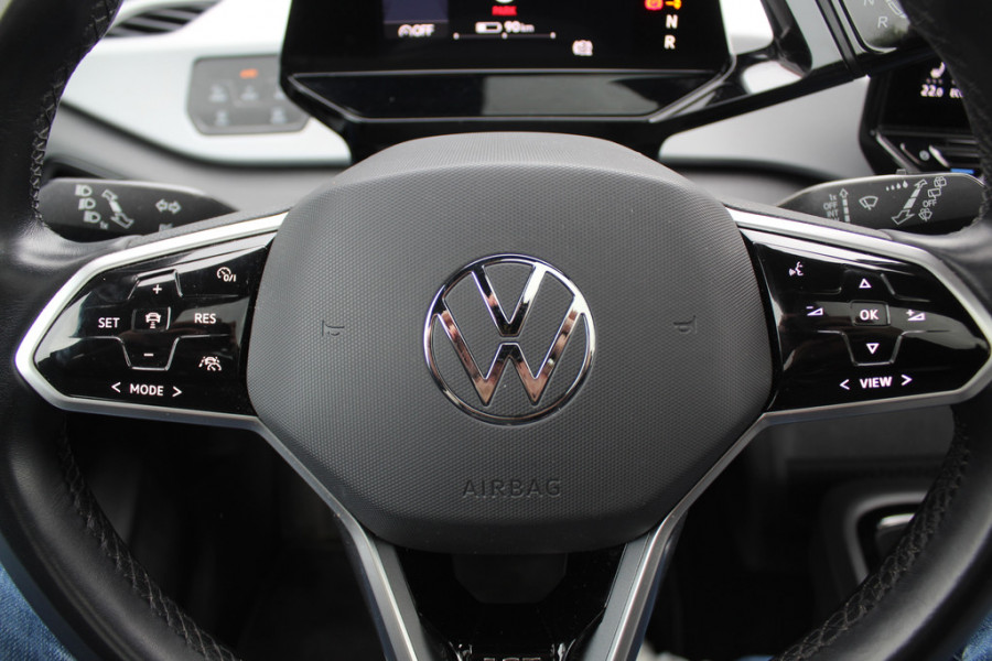 Volkswagen ID.3 First Max 58 kWh / Full option! / Panoramadak / Camera / Head-up / Keyless / 20'' / ACC / Dodehoek / Elektr. stoelen / Massage / Navigatie / Stuurverwarming