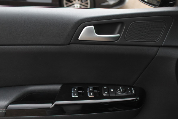 Kia Sportage 1.6 GDI DynamicLine / Camera / Leder / Navigatie / 17'' / Stoelverwarming / DAB / Cruise Control