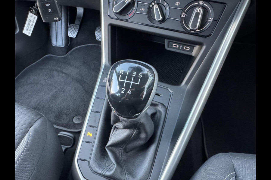 Volkswagen Polo 1.0 TSI Life 95pk CarPlay LaneAssist Navi Front Assist Garantie