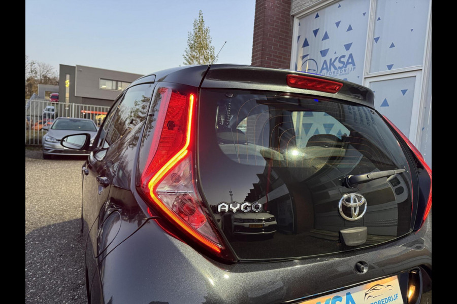 Toyota Aygo 1.0 VVT-i x-play Automaat Sportvelg Camera CarPlay, Airco Garantie