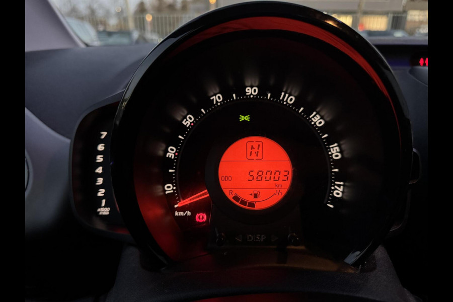 Toyota Aygo 1.0 VVT-i x-play Automaat Sportvelg Camera CarPlay, Airco Garantie