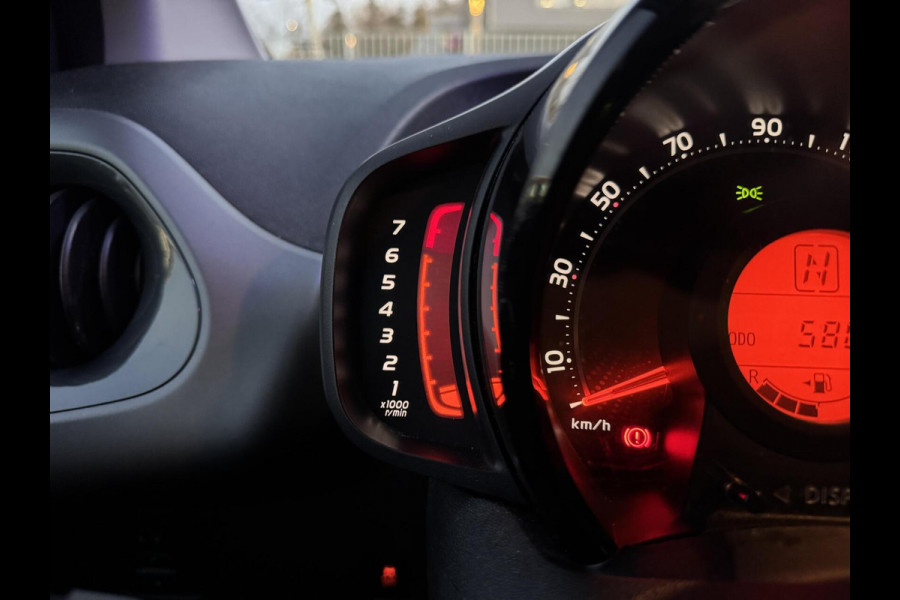 Toyota Aygo 1.0 VVT-i x-play Automaat Sportvelg Camera CarPlay, Airco Garantie