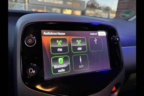 Toyota Aygo 1.0 VVT-i x-play Automaat Sportvelg Camera CarPlay, Airco Garantie