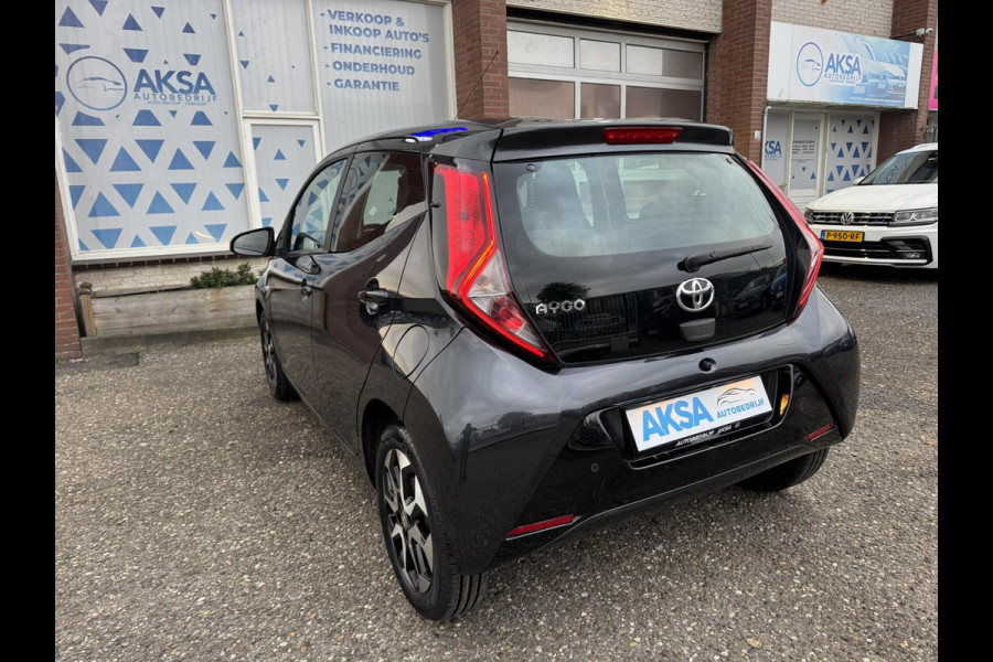 Toyota Aygo 1.0 VVT-i x-play Automaat Sportvelg Camera CarPlay, Airco Garantie