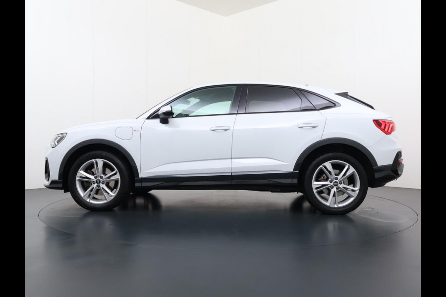 Audi Q3 Sportback 45 TFSI e S Edition PLUG IN HYBRIDE||2x S-LINE BINNEN + BUITEN| ADAPTIVE CRUISE| DODE HOEK | ELEK. TREKHAAK| DIG. DASH|