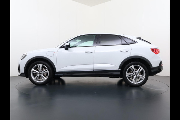 Audi Q3 Sportback 45 TFSI e S Edition PLUG IN HYBRIDE||2x S-LINE BINNEN + BUITEN| ADAPTIVE CRUISE| DODE HOEK | ELEK. TREKHAAK| DIG. DASH|