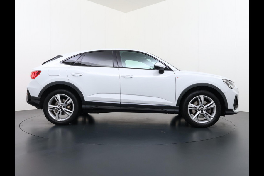 Audi Q3 Sportback 45 TFSI e S Edition PLUG IN HYBRIDE||2x S-LINE BINNEN + BUITEN| ADAPTIVE CRUISE| DODE HOEK | ELEK. TREKHAAK| DIG. DASH|