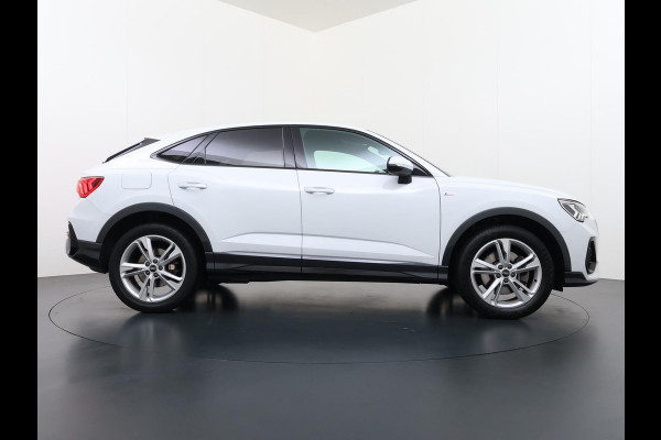 Audi Q3 Sportback 45 TFSI e S Edition PLUG IN HYBRIDE||2x S-LINE BINNEN + BUITEN| ADAPTIVE CRUISE| DODE HOEK | ELEK. TREKHAAK| DIG. DASH|
