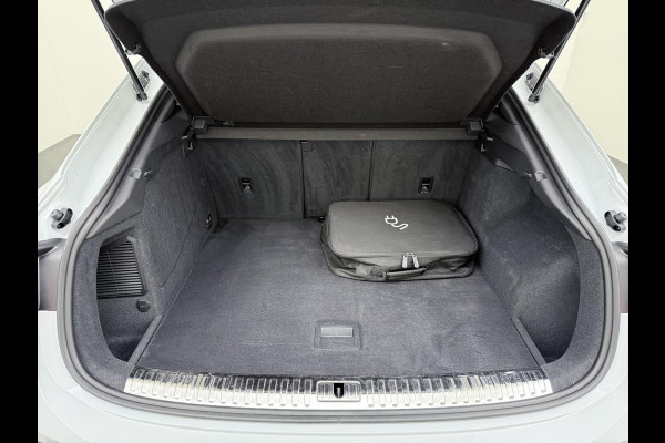 Audi Q3 Sportback 45 TFSI e S Edition PLUG IN HYBRIDE||2x S-LINE BINNEN + BUITEN| ADAPTIVE CRUISE| DODE HOEK | ELEK. TREKHAAK| DIG. DASH|