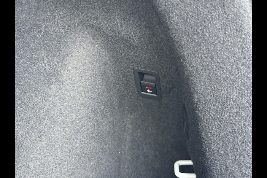 Audi Q3 Sportback 45 TFSI e S Edition PLUG IN HYBRIDE||2x S-LINE BINNEN + BUITEN| ADAPTIVE CRUISE| DODE HOEK | ELEK. TREKHAAK| DIG. DASH|