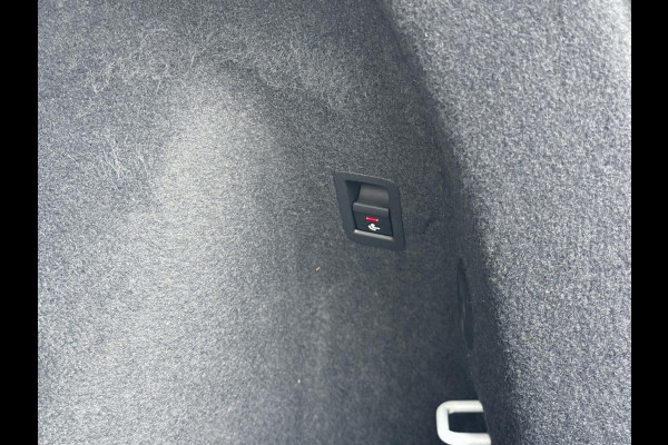 Audi Q3 Sportback 45 TFSI e S Edition PLUG IN HYBRIDE||2x S-LINE BINNEN + BUITEN| ADAPTIVE CRUISE| DODE HOEK | ELEK. TREKHAAK| DIG. DASH|