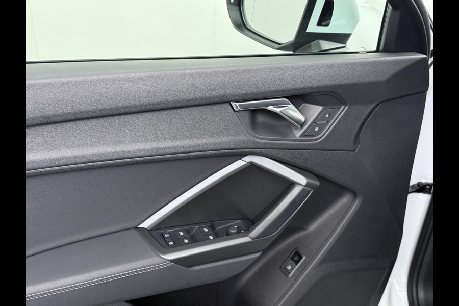 Audi Q3 Sportback 45 TFSI e S Edition PLUG IN HYBRIDE||2x S-LINE BINNEN + BUITEN| ADAPTIVE CRUISE| DODE HOEK | ELEK. TREKHAAK| DIG. DASH|