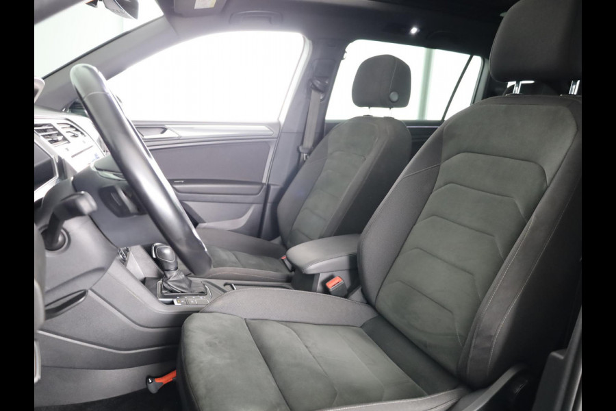 Volkswagen Tiguan Allspace 1.5 TSI Highline Business R 7p. 150PK | Panoramadak | Wegklapbare trekhaak | Stoelverwarming | Camera | Navigatie