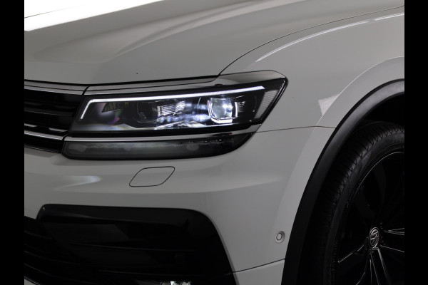 Volkswagen Tiguan Allspace 1.5 TSI Highline Business R 7p. 150PK | Panoramadak | Wegklapbare trekhaak | Stoelverwarming | Camera | Navigatie