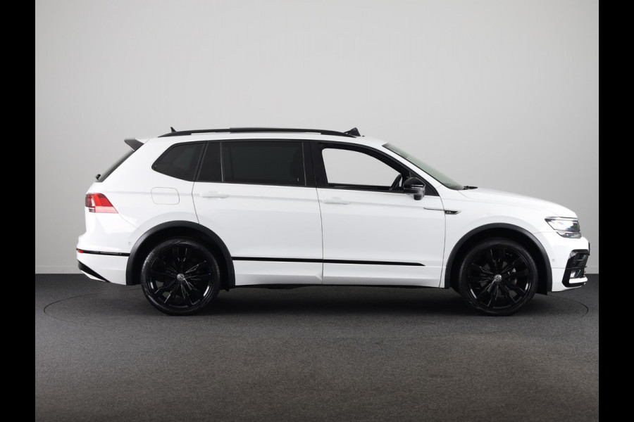 Volkswagen Tiguan Allspace 1.5 TSI Highline Business R 7p. 150PK | Panoramadak | Wegklapbare trekhaak | Stoelverwarming | Camera | Navigatie