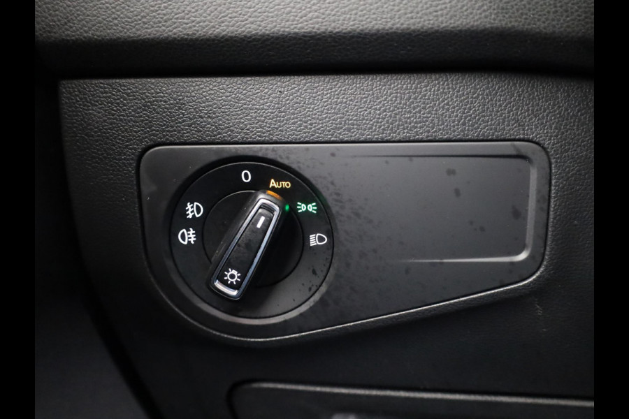 Volkswagen Tiguan Allspace 1.5 TSI Highline Business R 7p. 150PK | Panoramadak | Wegklapbare trekhaak | Stoelverwarming | Camera | Navigatie