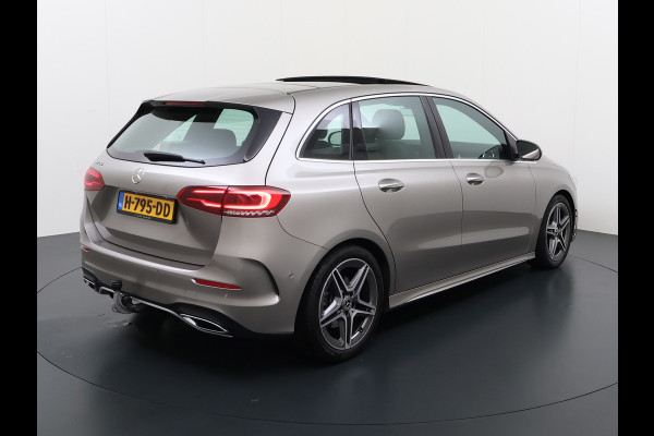 Mercedes-Benz B-Klasse 220 AMG line | Pano Trekhaak Keyless