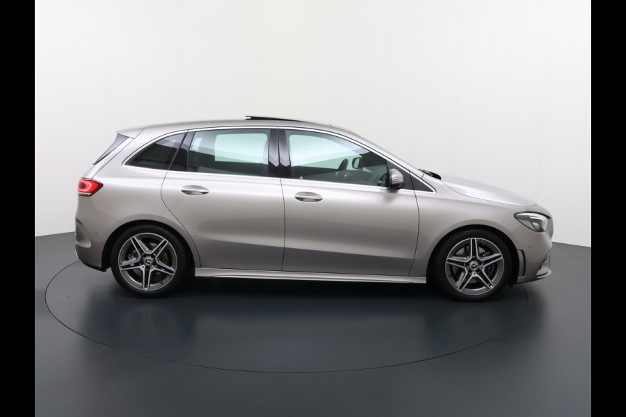 Mercedes-Benz B-Klasse 220 AMG line | Pano Trekhaak Keyless