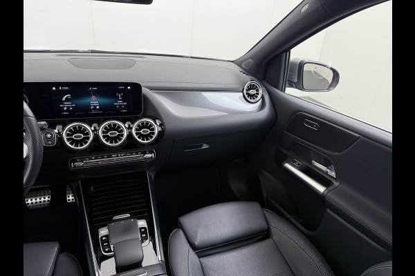 Mercedes-Benz B-Klasse 220 AMG line | Pano Trekhaak Keyless