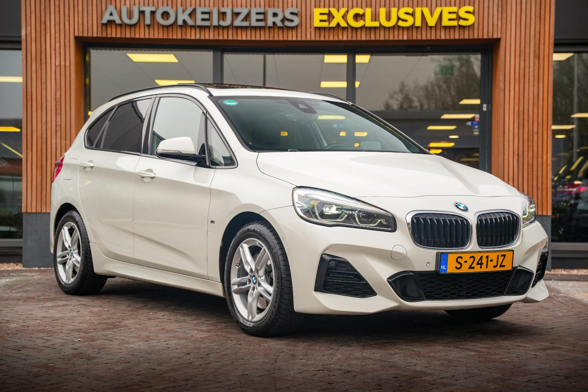 BMW 2 Serie Active Tourer 225xe iPerformance High Executive M Pakket Camera Pano HUD Clima Cruise Leer 17"LM