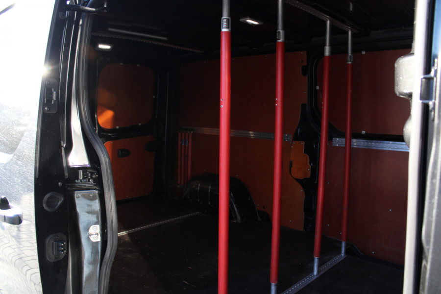 Renault Trafic 2.0 dCi 130 T30 L2H1 Work Edition 131pk - 2x Schuif - Trekhaak - LED - Cruise - Bluetooth - Airco - Rijklaar