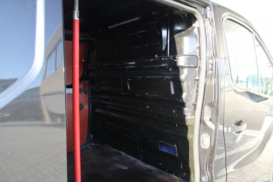 Renault Trafic 2.0 dCi 130 T30 L2H1 Work Edition 131pk - 2x Schuif - Trekhaak - LED - Cruise - Bluetooth - Airco - Rijklaar