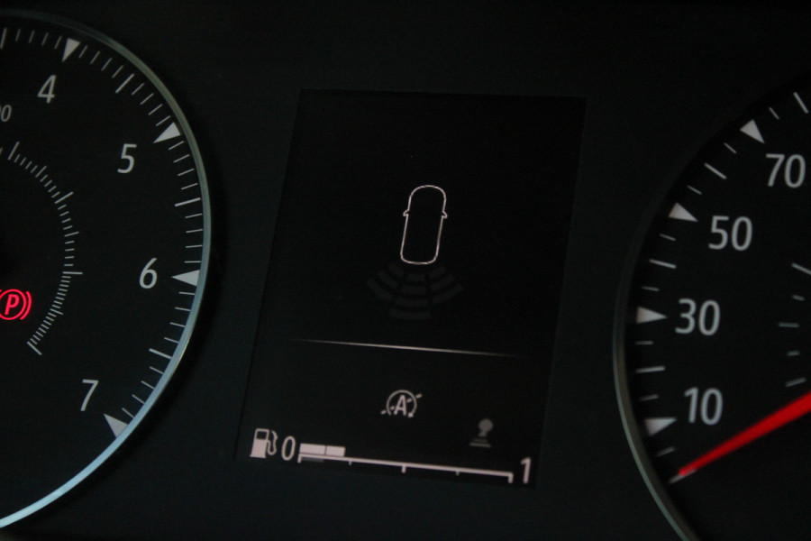 Renault Trafic 2.0 dCi 130 T30 L2H1 Work Edition 131pk - 2x Schuif - Trekhaak - LED - Cruise - Bluetooth - Airco - Rijklaar