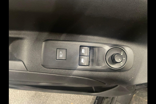 Opel Combo 1.5D L2H1 Navigatie Apple Carplay/Android Auto Camera Parkeersensoren achter Cruise Control Airco Lichtmetalen velgen