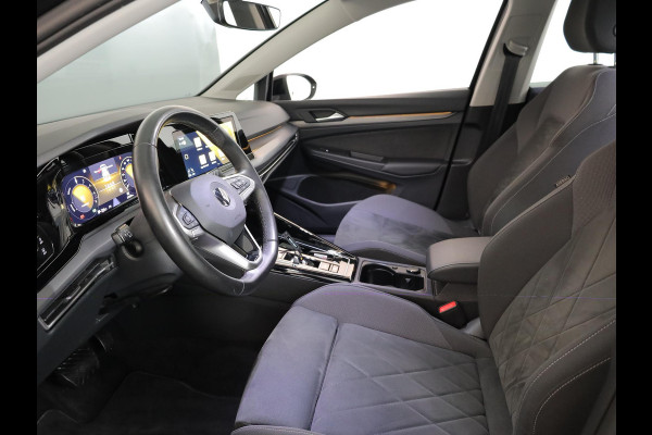 Volkswagen Golf 1.4 eHybrid Style 204 pk Automaat (DSG) | Navigatie | Parkeersensoren | Autom. airco (3 zones) | Stoelverwarming | LED koplampen |