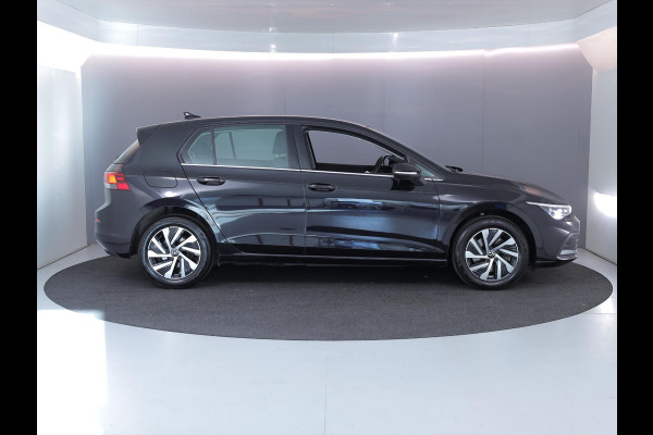 Volkswagen Golf 1.4 eHybrid Style 204 pk Automaat (DSG) | Navigatie | Parkeersensoren | Autom. airco (3 zones) | Stoelverwarming | LED koplampen |