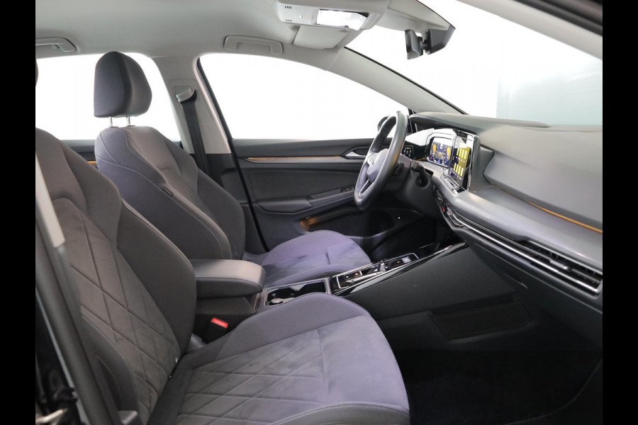 Volkswagen Golf 1.4 eHybrid Style 204 pk Automaat (DSG) | Navigatie | Parkeersensoren | Autom. airco (3 zones) | Stoelverwarming | LED koplampen |