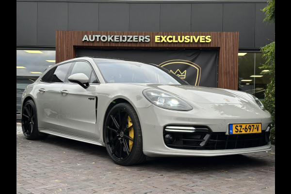 Porsche Panamera Sport Turismo 4.0 Turbo S E-Hybrid Keramisch Panoramadak Sportdesign Sportchrono Vossen 22”LM Krijt Grijs 680 PK!