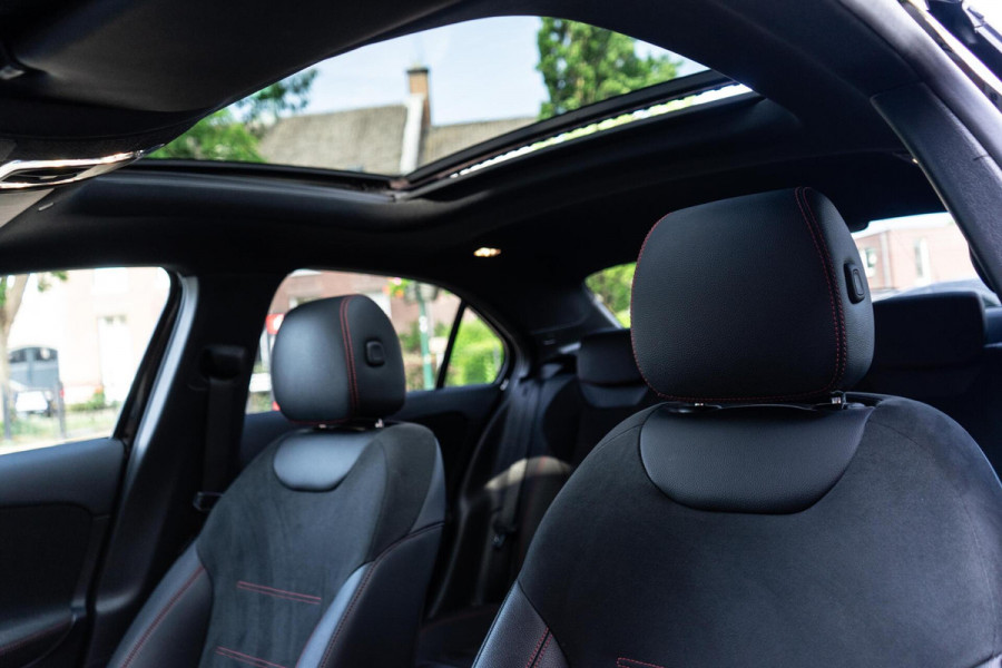Mercedes-Benz A-Klasse 250 e AMG Pano / Camera / Sfeer
