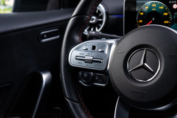 Mercedes-Benz A-Klasse 250 e AMG Pano / Camera / Sfeer