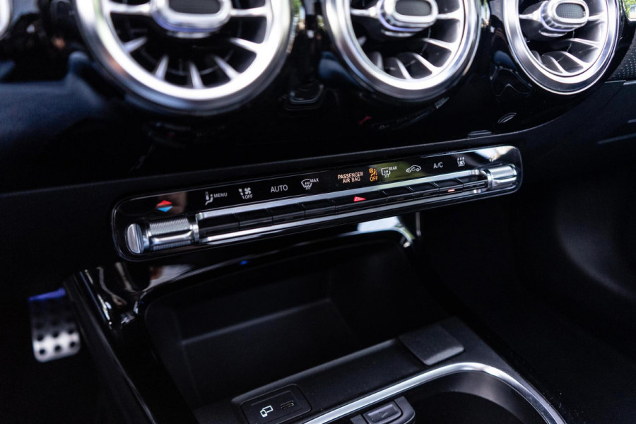 Mercedes-Benz A-Klasse 250 e AMG Pano / Camera / Sfeer