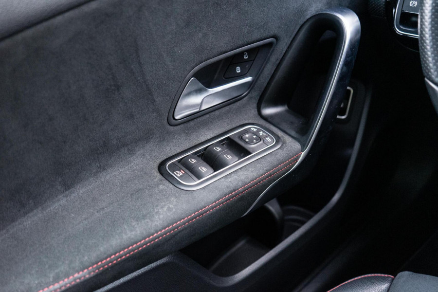 Mercedes-Benz A-Klasse 250 e AMG Pano / Camera / Sfeer