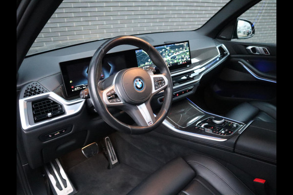 BMW X5 xDrive50e High Executive M Sport Pakket Automaat / Live Cockpit Plus / Panoramadak / Trekhaak / Luchtvering / Harman Kardon / Comfortstoelen / Warmtecomfortpakket / Sfeerverlichting / Active Protection / Shadow Line / 21 Inch