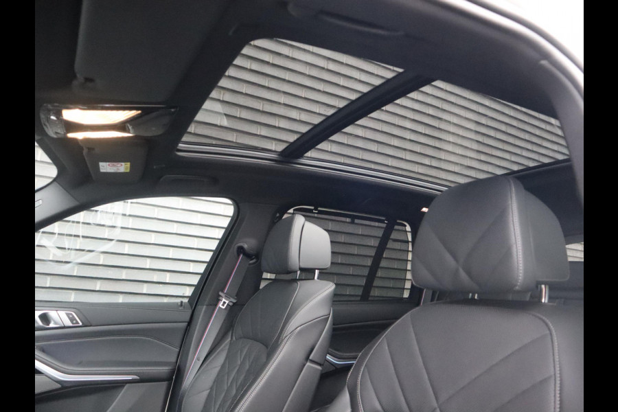BMW X5 xDrive50e High Executive M Sport Pakket Automaat / Live Cockpit Plus / Panoramadak / Trekhaak / Luchtvering / Harman Kardon / Comfortstoelen / Warmtecomfortpakket / Sfeerverlichting / Active Protection / Shadow Line / 21 Inch