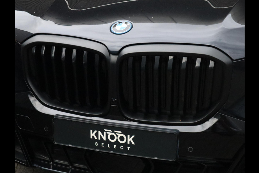 BMW X5 xDrive50e High Executive M Sport Pakket Automaat / Live Cockpit Plus / Panoramadak / Trekhaak / Luchtvering / Harman Kardon / Comfortstoelen / Warmtecomfortpakket / Sfeerverlichting / Active Protection / Shadow Line / 21 Inch
