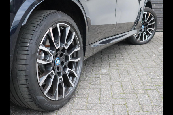 BMW X5 xDrive50e High Executive M Sport Pakket Automaat / Live Cockpit Plus / Panoramadak / Trekhaak / Luchtvering / Harman Kardon / Comfortstoelen / Warmtecomfortpakket / Sfeerverlichting / Active Protection / Shadow Line / 21 Inch