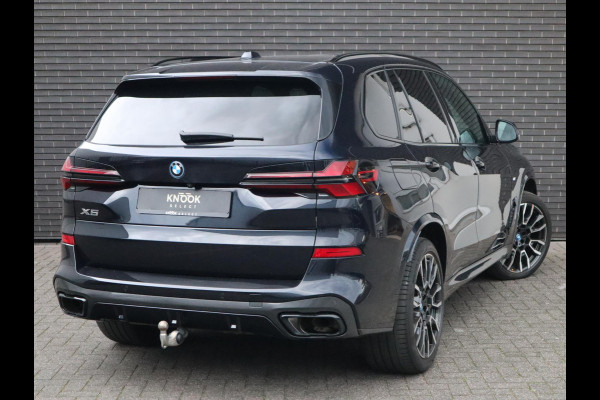 BMW X5 xDrive50e High Executive M Sport Pakket Automaat / Live Cockpit Plus / Panoramadak / Trekhaak / Luchtvering / Harman Kardon / Comfortstoelen / Warmtecomfortpakket / Sfeerverlichting / Active Protection / Shadow Line / 21 Inch