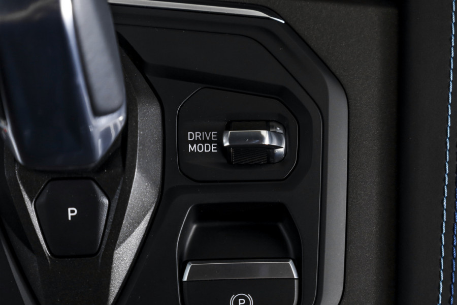 Lynk & Co 01 1.5 PHEV 261PK MY23 | Black Pakket | Donkere hemel | 360 Camera | 7.4 kWh boordlader | S/K-panodak | Adapt. Cruise | Memory | Elek. klep | LM 20" | 8516