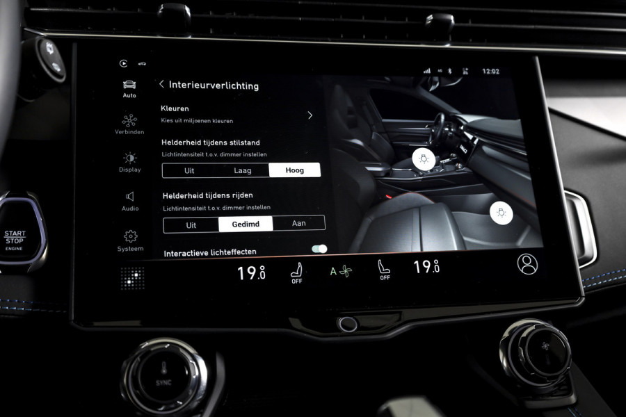 Lynk & Co 01 1.5 PHEV 261PK MY23 | Black Pakket | Donkere hemel | 360 Camera | 7.4 kWh boordlader | S/K-panodak | Adapt. Cruise | Memory | Elek. klep | LM 20" | 8516