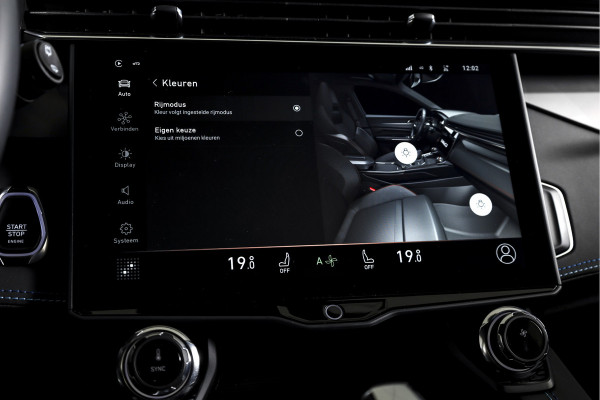 Lynk & Co 01 1.5 PHEV 261PK MY23 | Black Pakket | Donkere hemel | 360 Camera | 7.4 kWh boordlader | S/K-panodak | Adapt. Cruise | Memory | Elek. klep | LM 20" | 8516