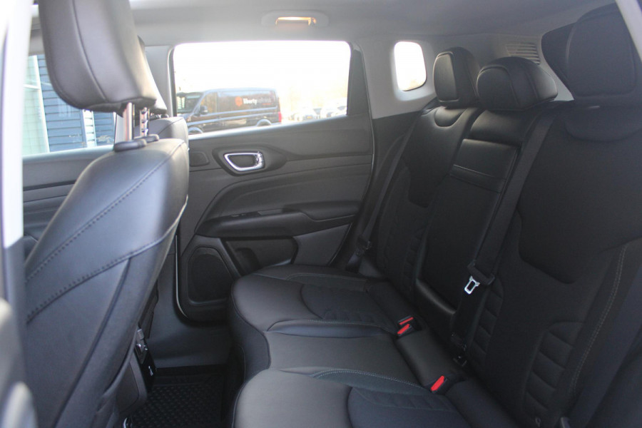 Jeep Compass 1.5T 142PK e-Hybrid North Star | PANORAMISCH SCHUIF / KANTEL DAK | ALPINE AUDIO SYSTEM | NAVIGATIE 10,25 "TOUCHSCREEN | APPLE CARPLAY/ANDROID AUTO | 360° ACHTERUITRIJ | DAB+ RADIO | CLIMATE CONTROL | GLOSS BLACK LICHTMETALEN VELGEN | ADAPTIVE / CRUISE CONTROL | DIGITAAL INSTRUMENTENPANEEL | ELEKTRISCH BEDIENBARE ACHTERKLEP | FULL LED KOPLAMPEN | LED MISTLAMPEN / BOCHTVERLICHTING | KEYLESS ENTRY & START | DRAADLOOS LADEN TELEFOON |